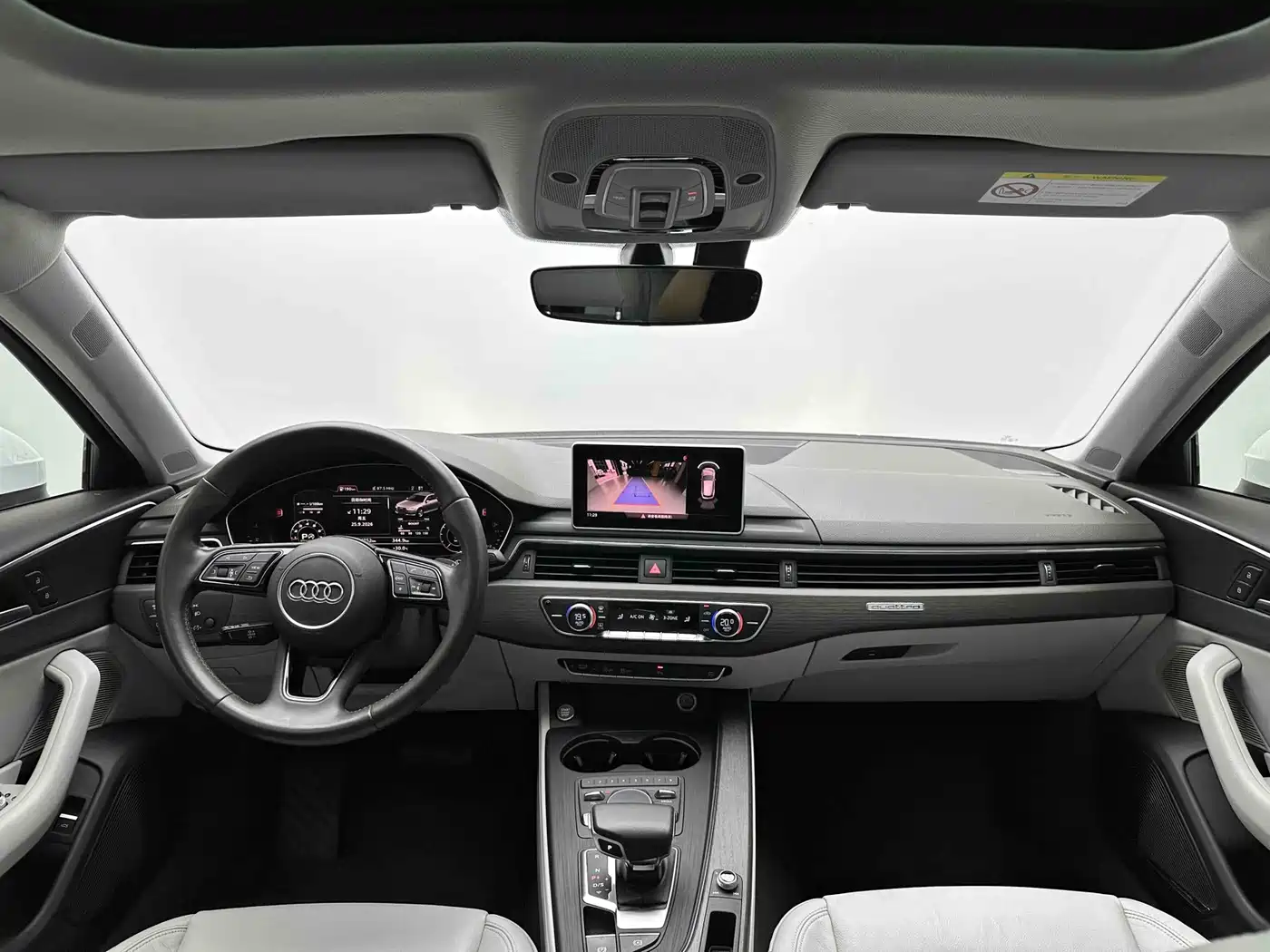 Photo 9 - Audi A4L