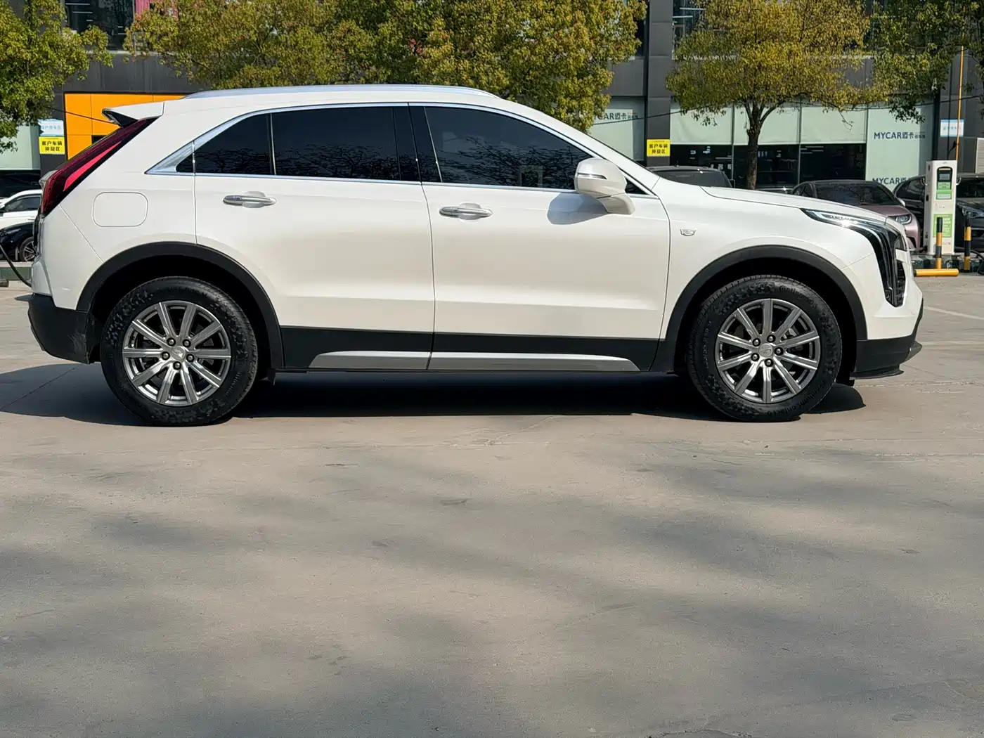 Cadillac XT4 2018 28T FWD Leading Edition фото 4