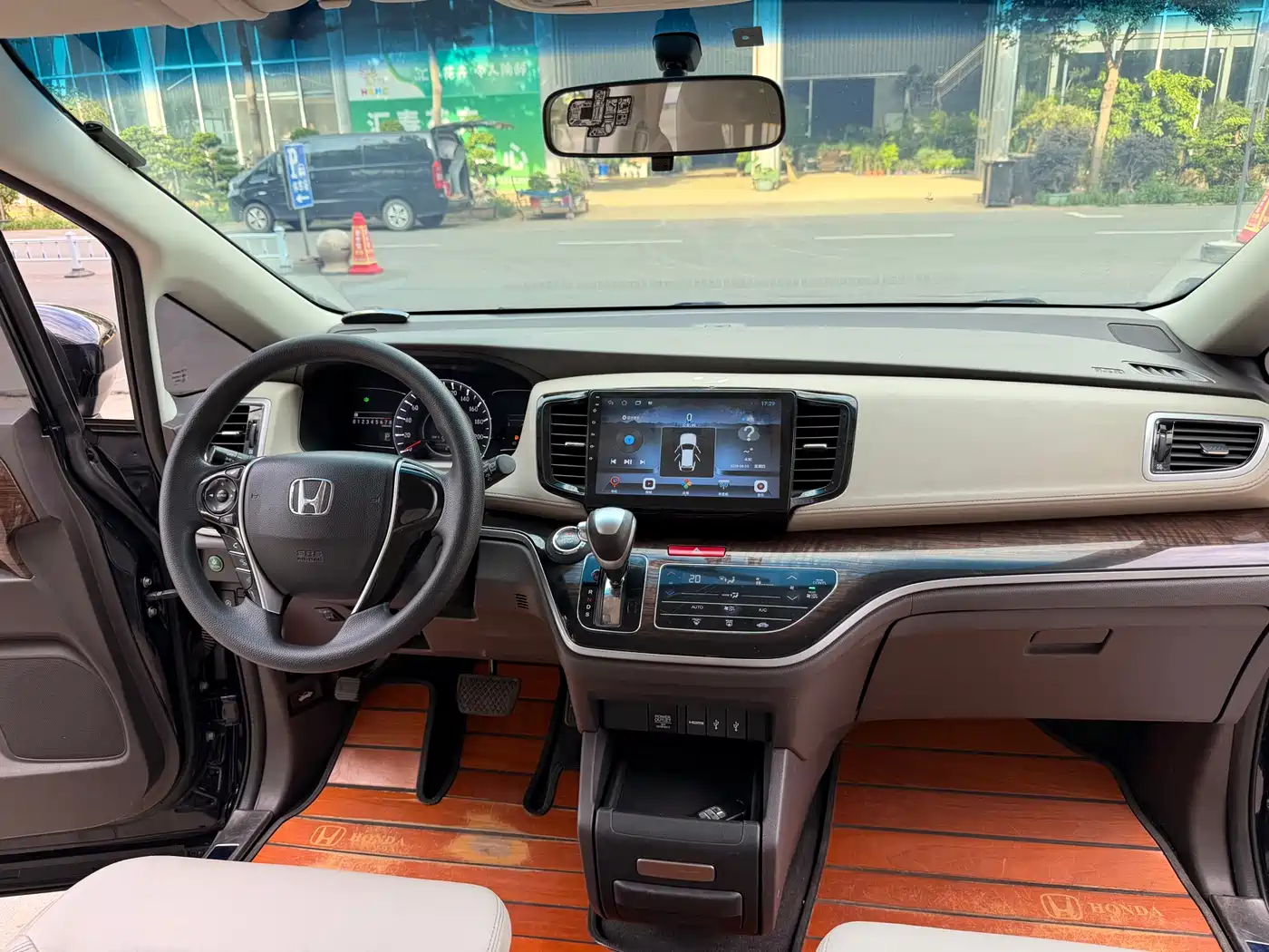 Фото 11 - Honda Odyssey