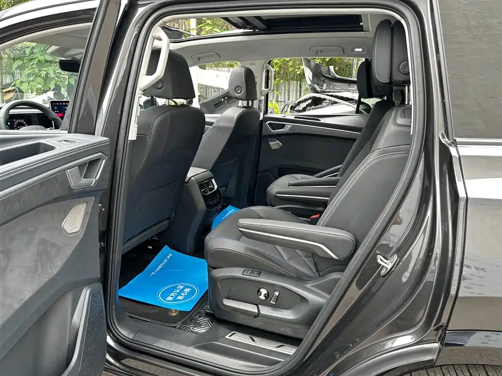Volkswagen Talagon 2025 450TSI R-Line 6-Seater фото 28