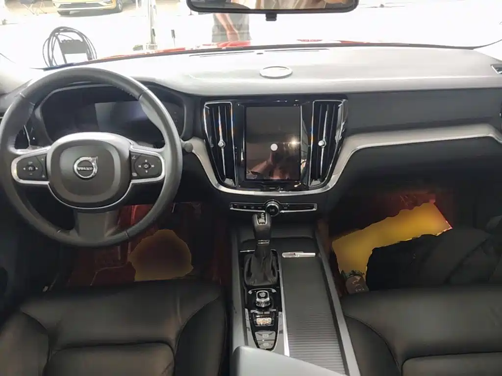 Фото 10 - Volvo S60