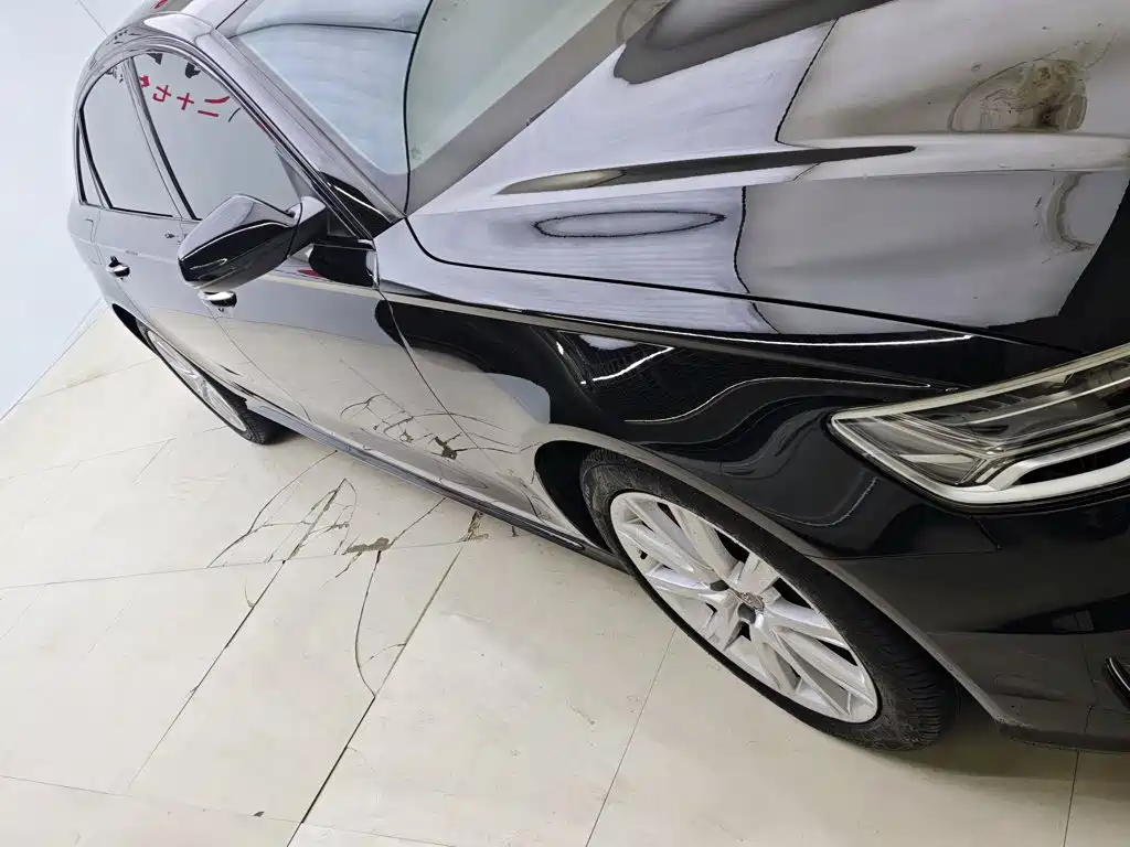 Photo 10 - Audi A6L