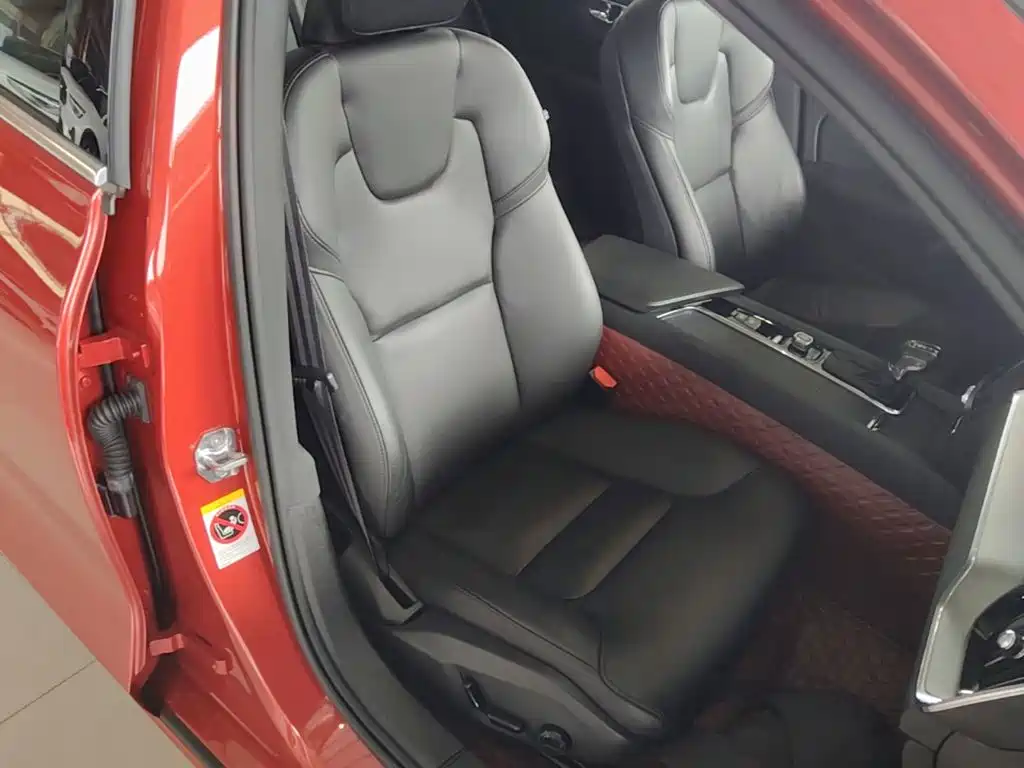 Фото 25 - Volvo S60
