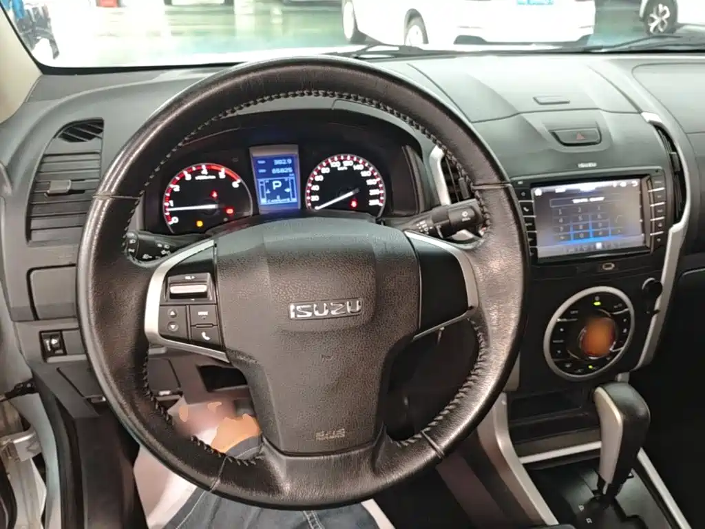 Isuzu D-MAX 2016 2015 2.5T 4WD Automatic Super Luxury 4JK1