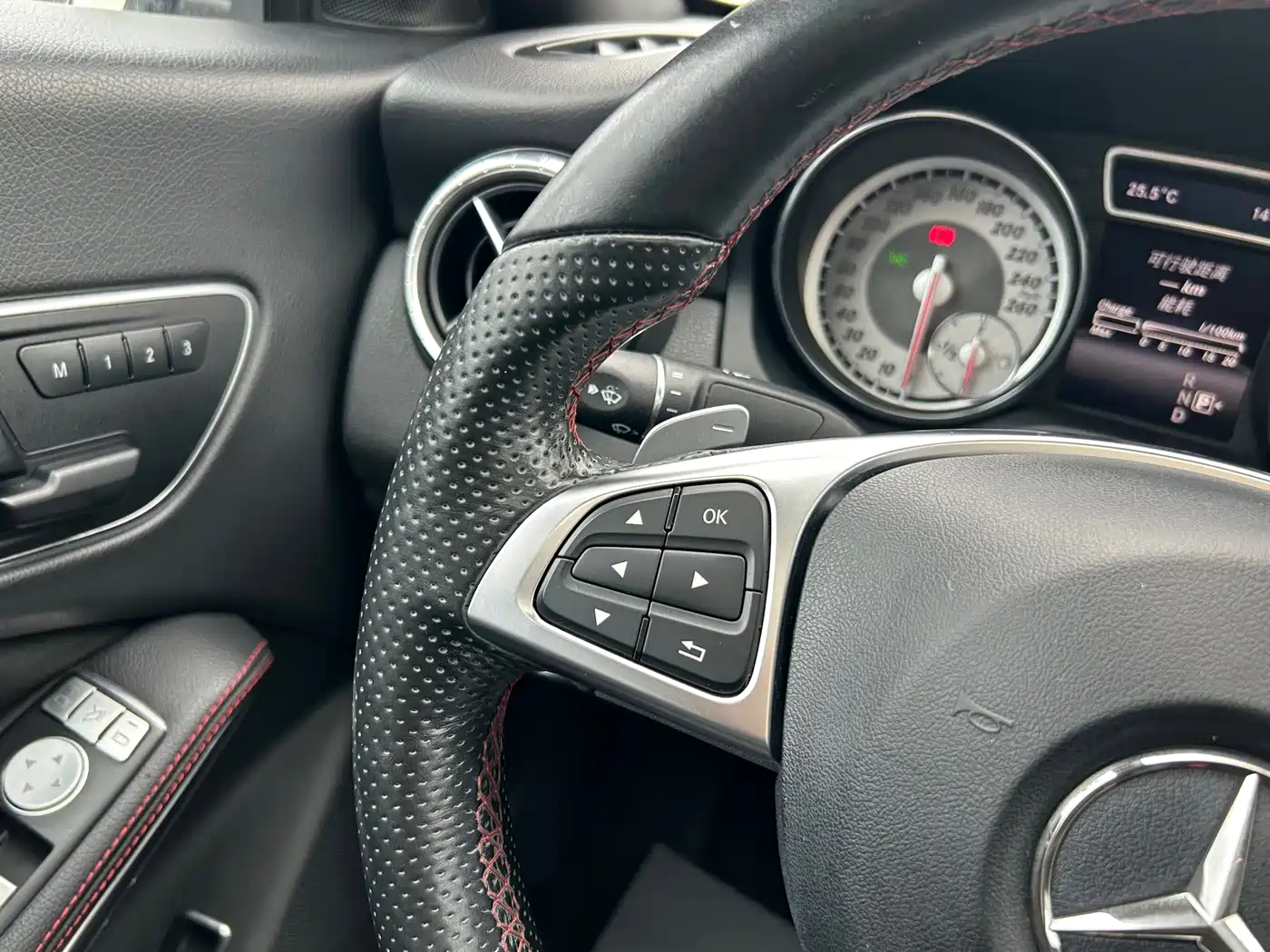 Mercedes-Benz CLA (Import) 2016 CLA 220 4MATIC фото 16