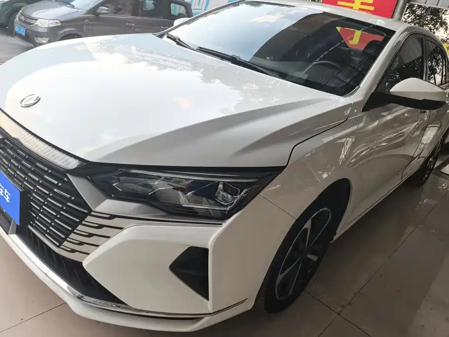 Photo 1 - Dongfeng Aeolus Yixuan MAX
