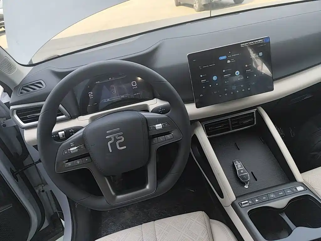 BYD Yuan UP 2026 2025 Model 301KM Navigator