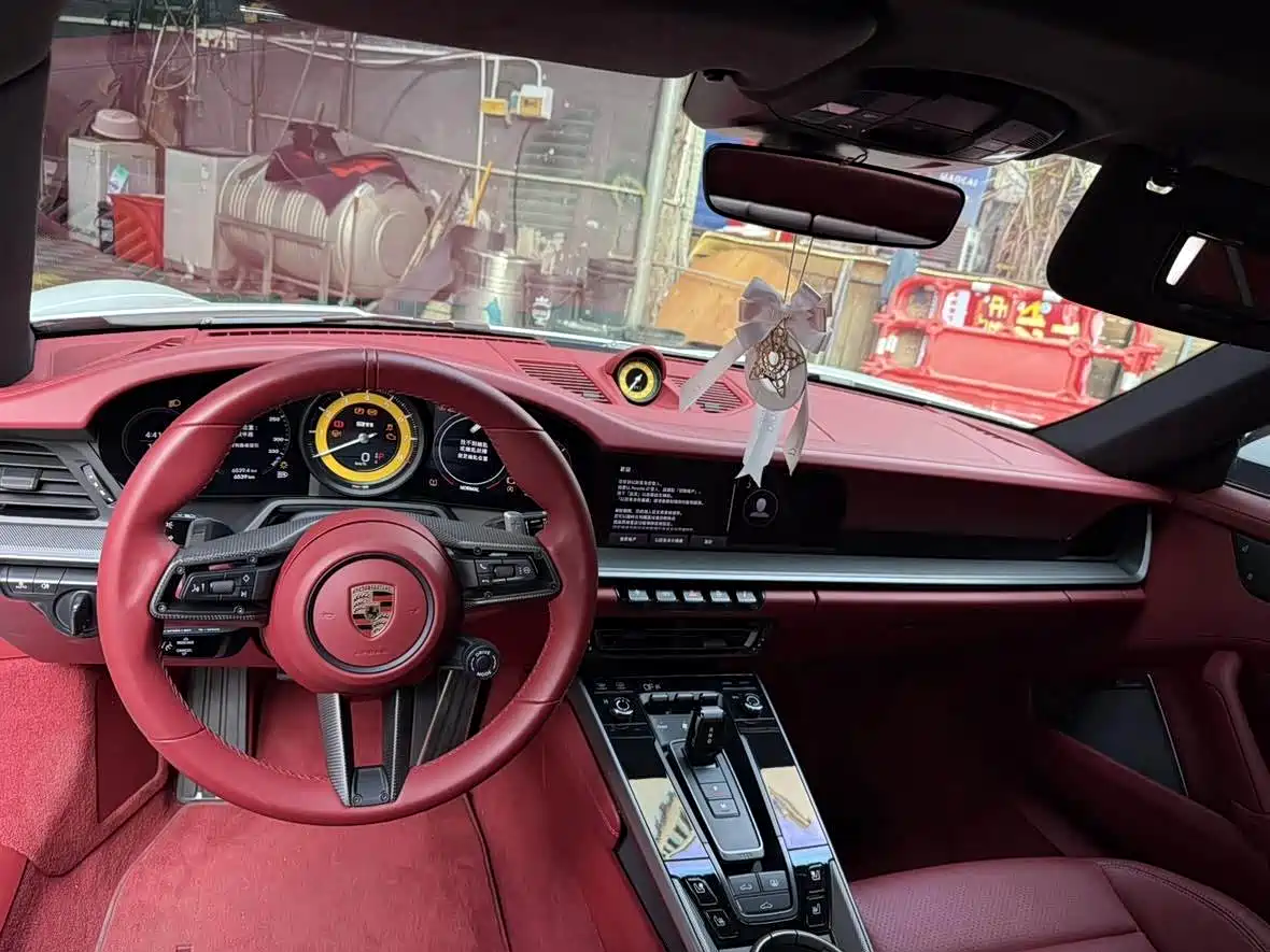 Porsche 911 2023 Carrera 3.0T фото 8