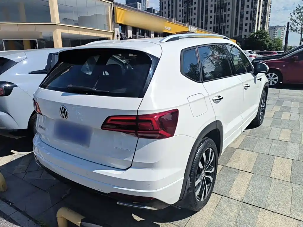 صورة 7 - Volkswagen Tharu