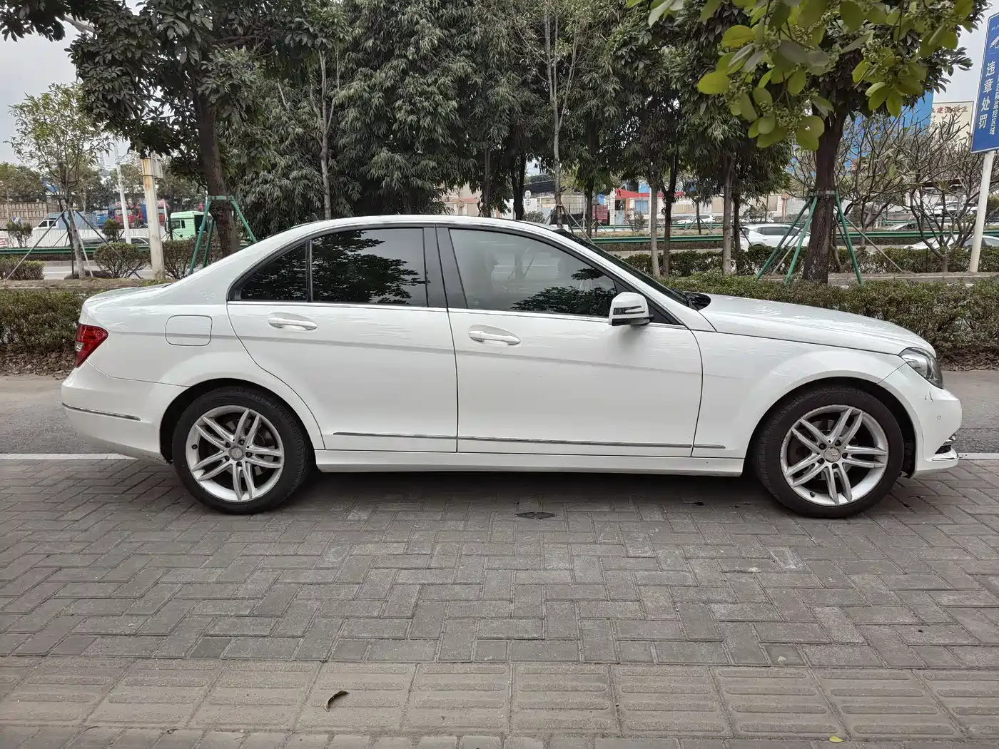 Mercedes-Benz C-Class 2013 C 260 CGI Fashion Edition фото 4