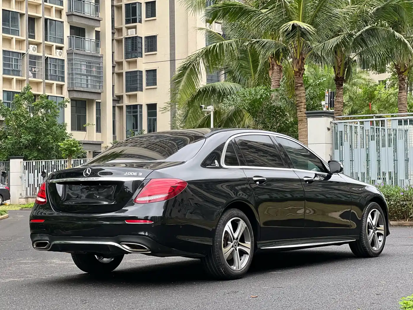 Mercedes-Benz E-Class 2016 E 200 L Sport Type фото 9