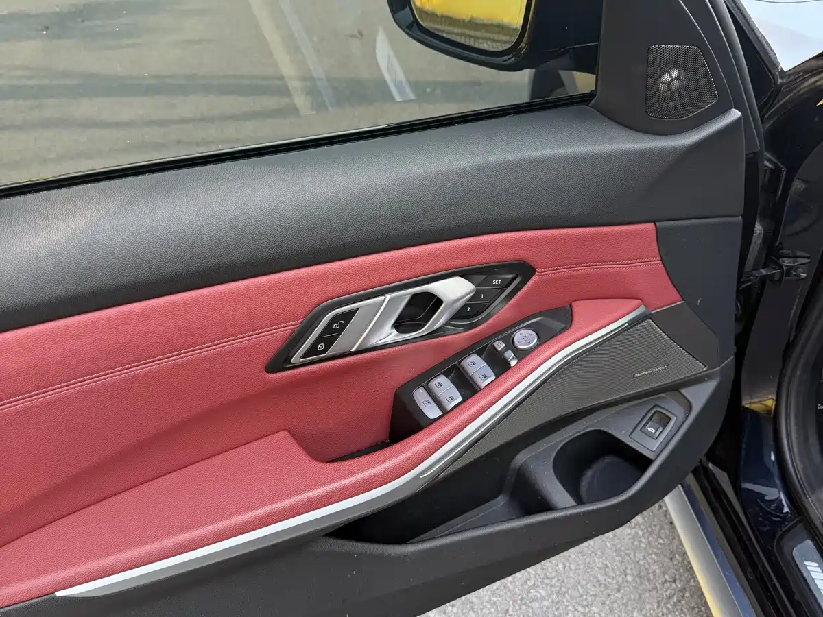 BMW 3 Series 2023 325Li M Sport Black Night Package фото 6
