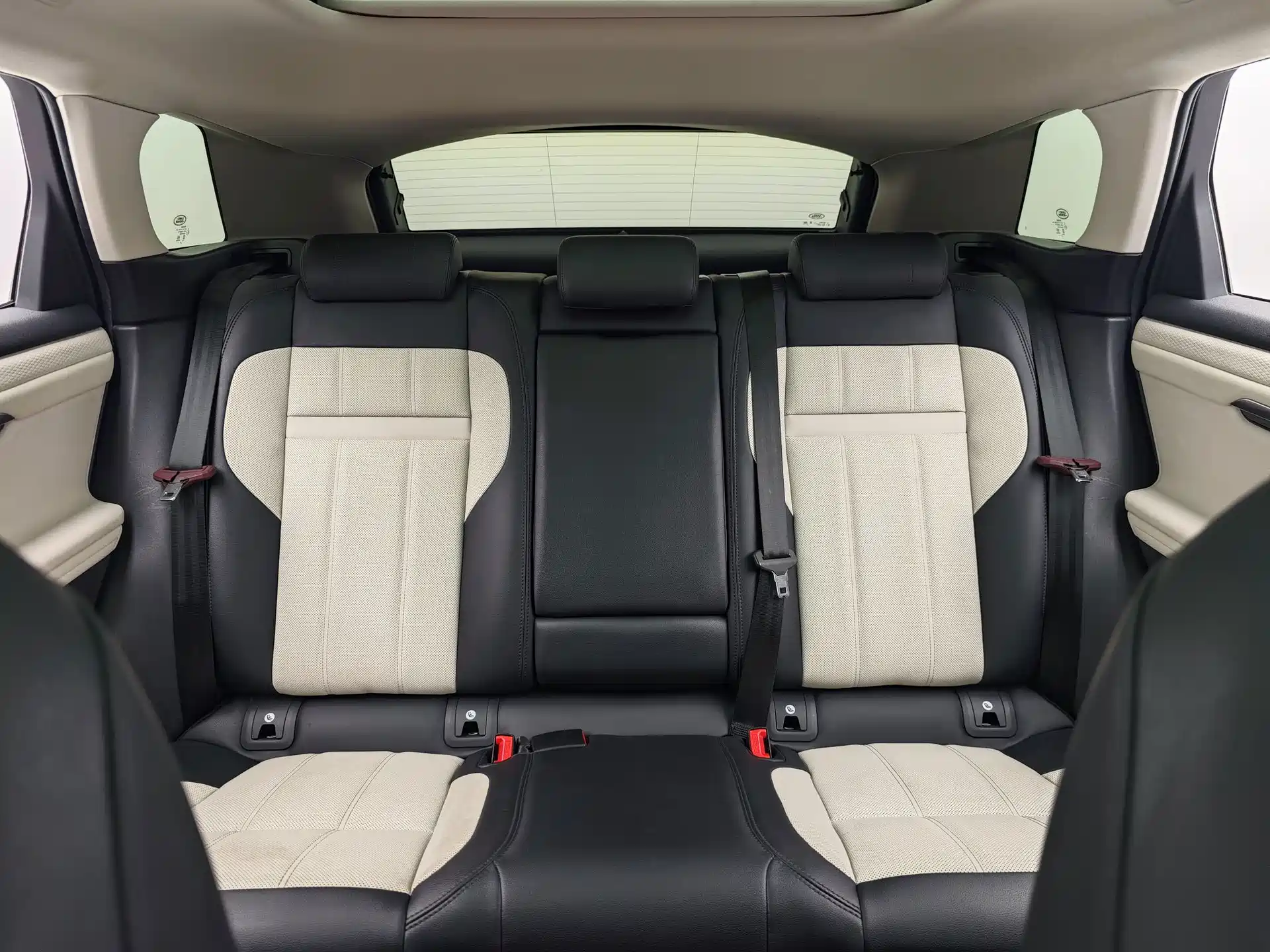 صورة 19 - Land Rover Range Rover Evoque