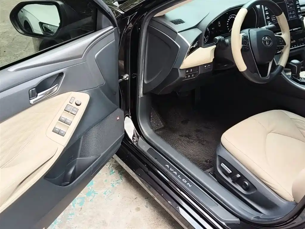 Toyota Avalon 2019 Hybrid 2.5L XLE Premium Edition China VI фото 16