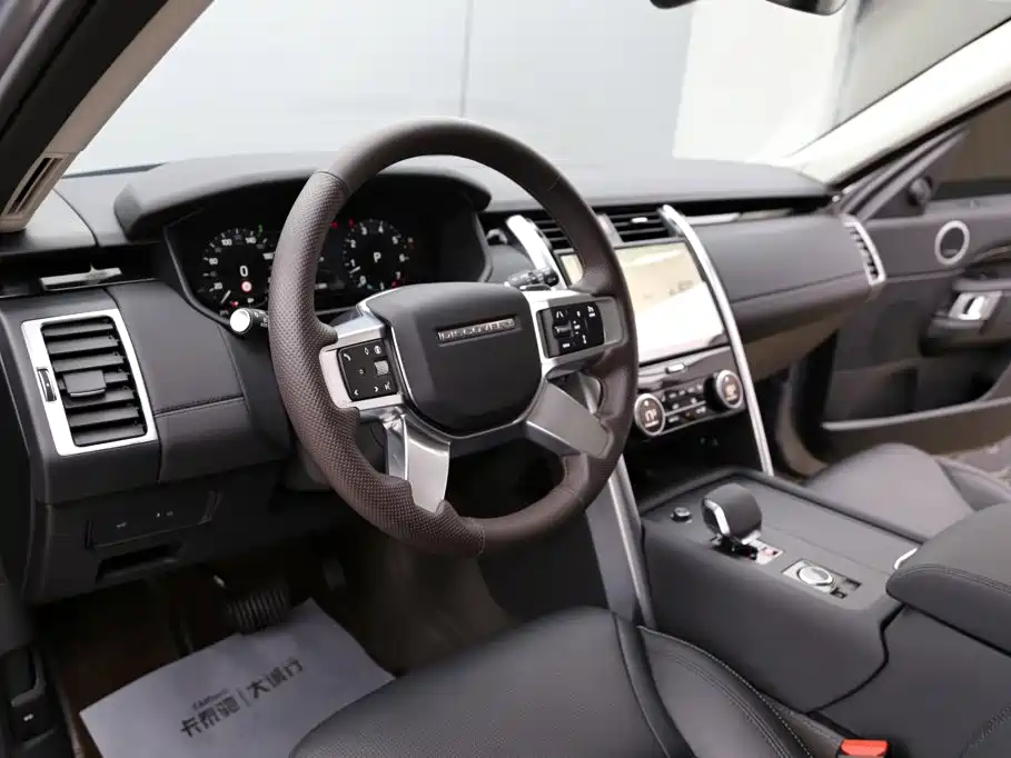Land Rover Discovery 2024 2024 Model 300PS S