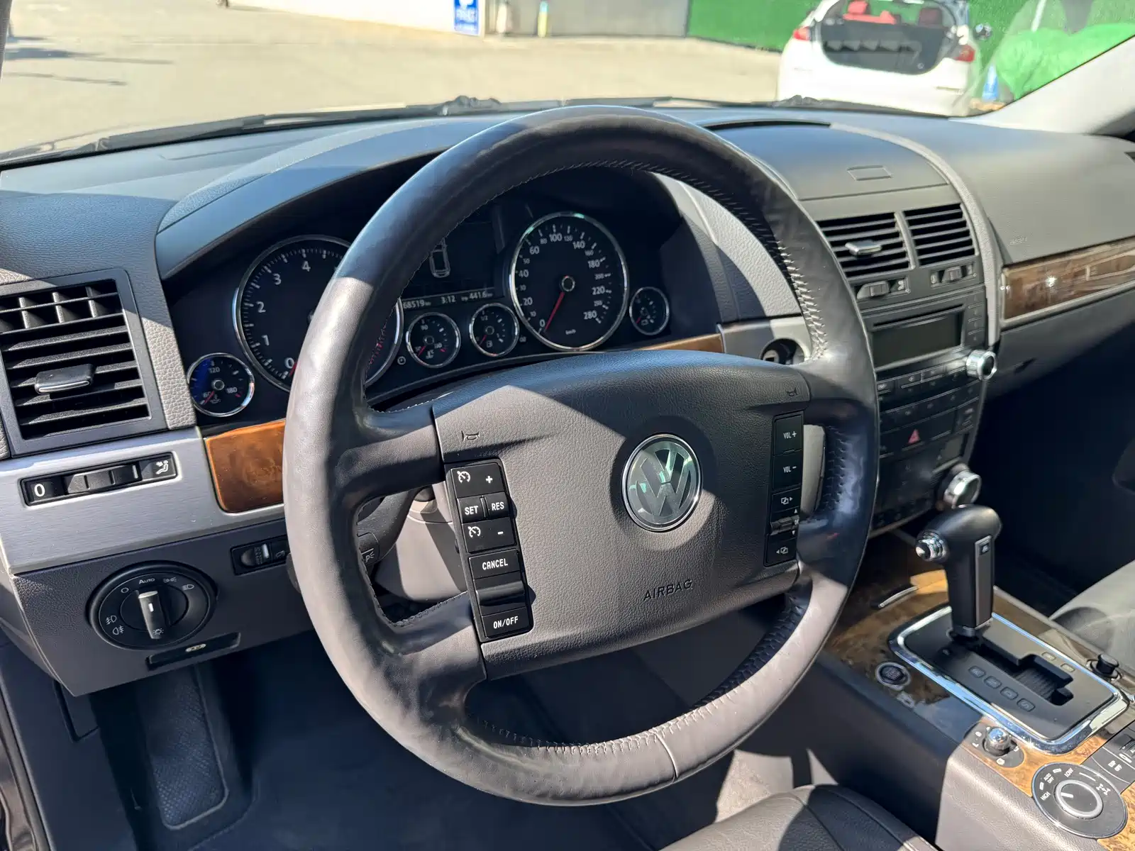 Фото 11 - Volkswagen Touareg