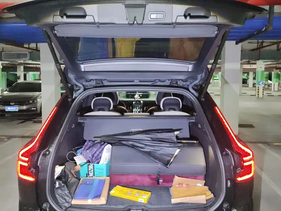 Фото 4 - Volvo XC60