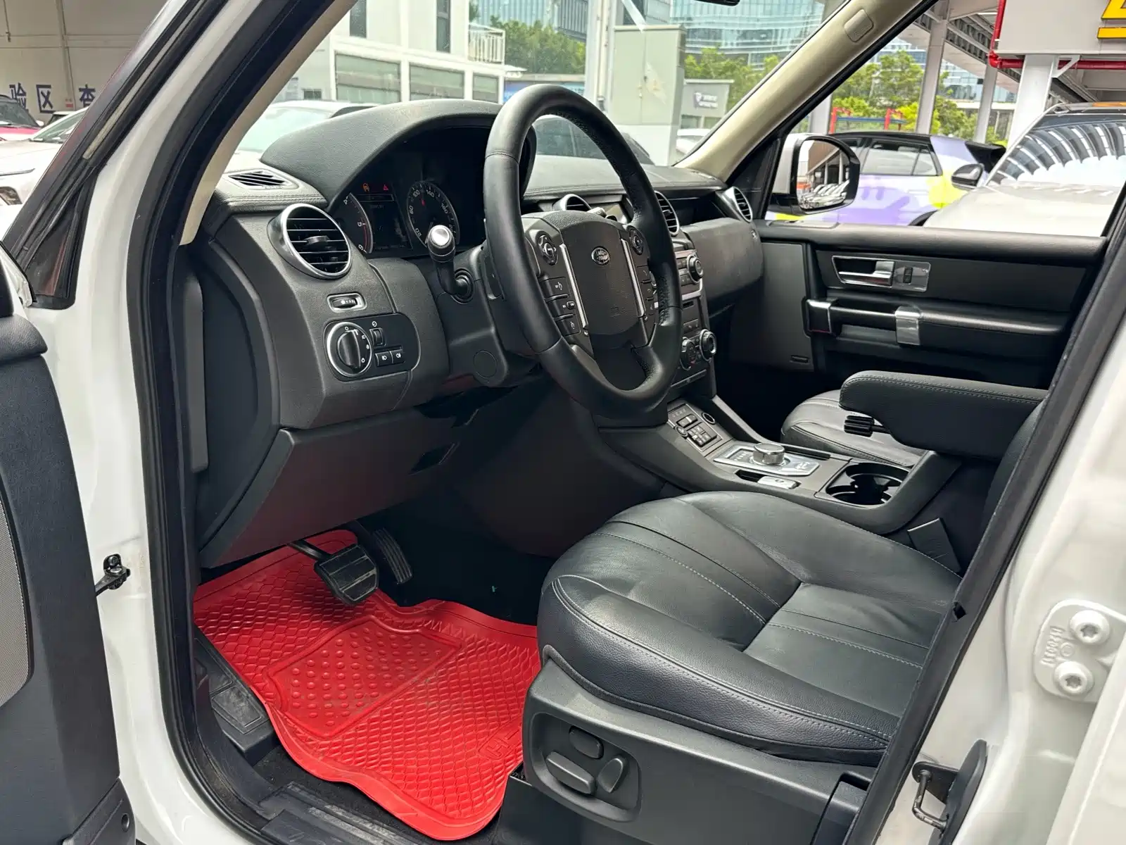 Фото 12 - Land Rover Discovery