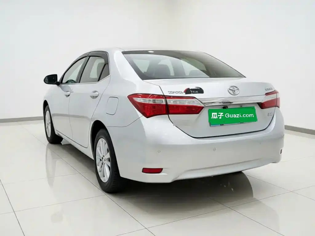 Фото 4 - Toyota Corolla