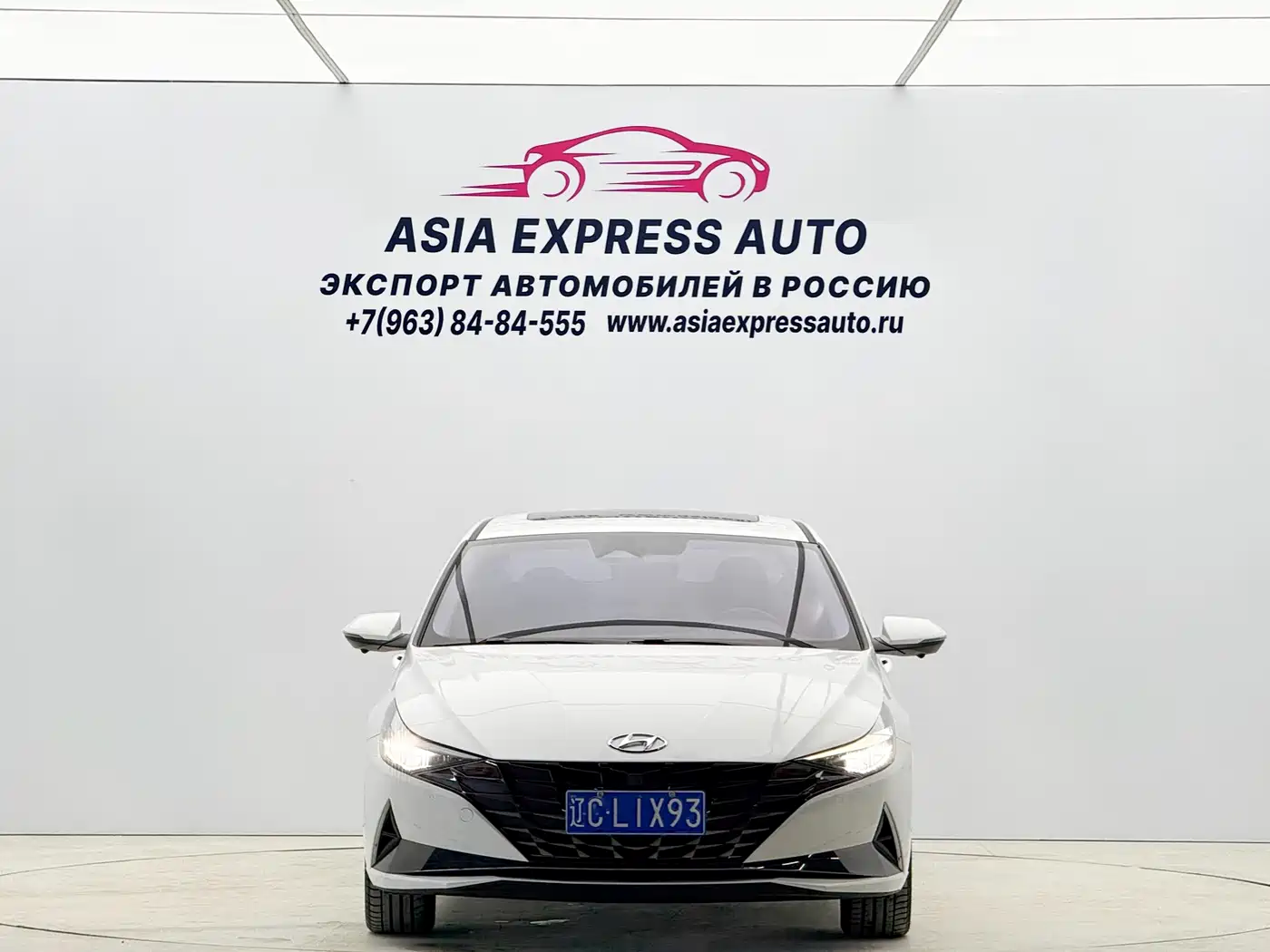 Hyundai Elantra 2021 1.5L CVT LUX Premium Edition фото 2