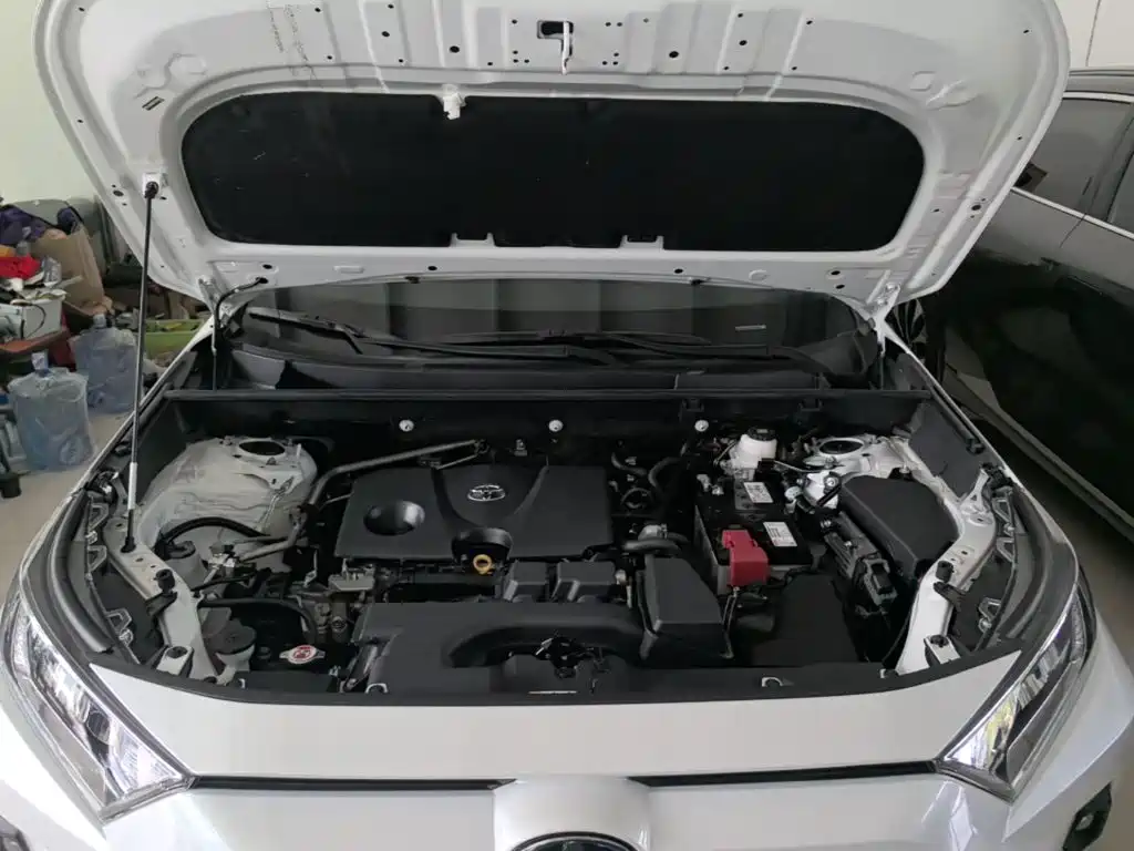 Toyota RAV4 2025 2024 2.0L CVT FWD Urban Edition