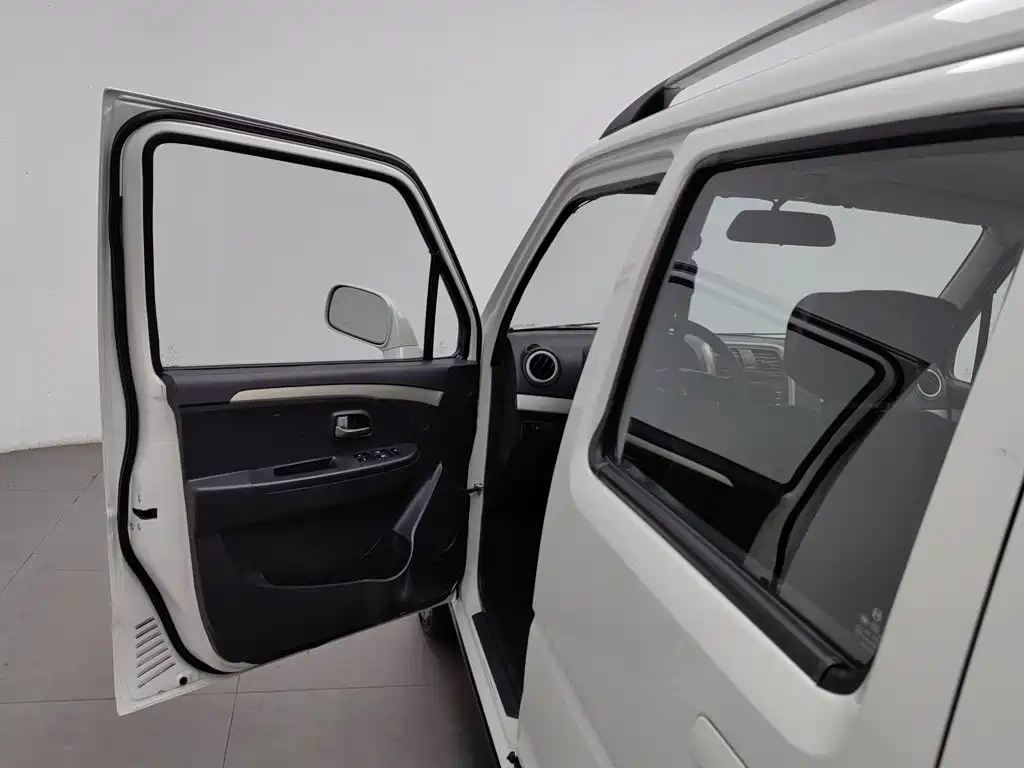 Фото 8 - Suzuki Beidouxing X5