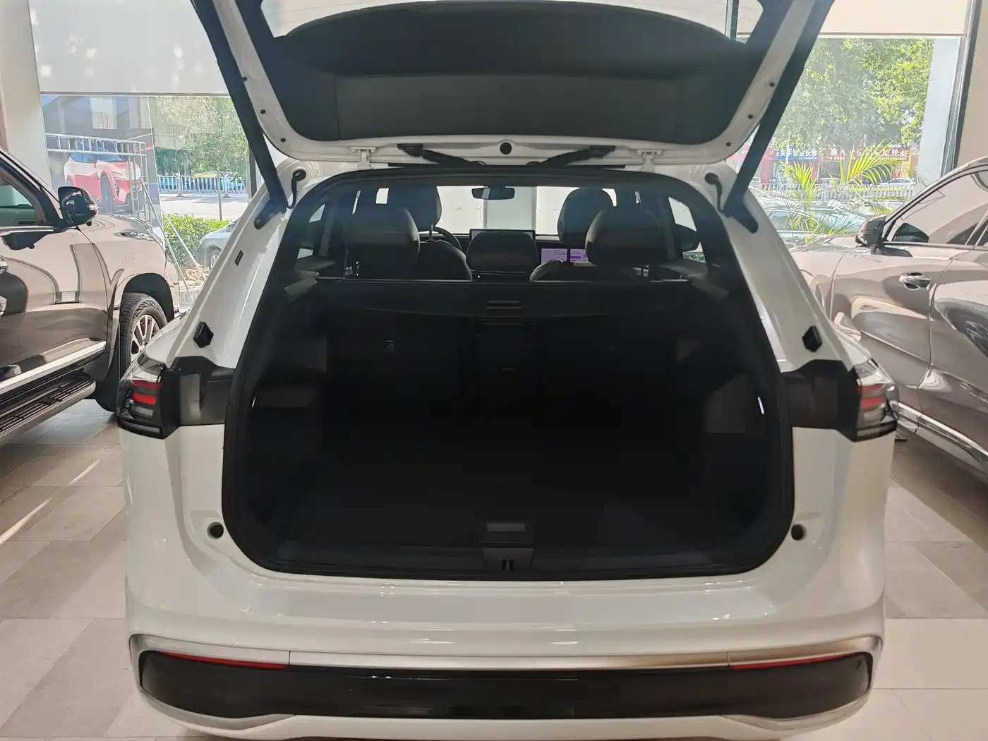 Volkswagen Tiguan L 2025 2024 PRO 330TSI 2WD Intelligent Leader Edition