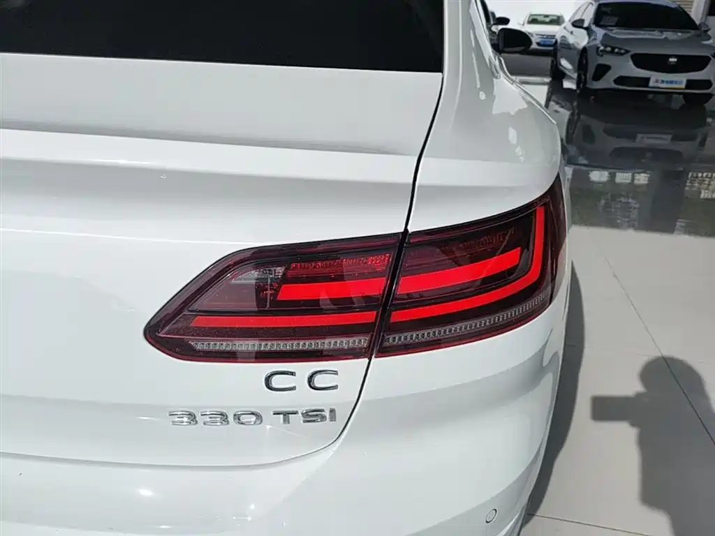 Volkswagen FAW-Volkswagen CC 2019 330TSI Charm Edition China VI фото 8