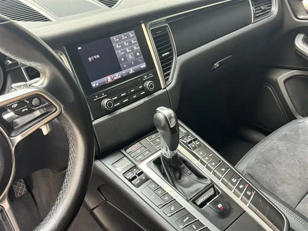 Porsche Macan 2017 Macan 2.0T фото 7