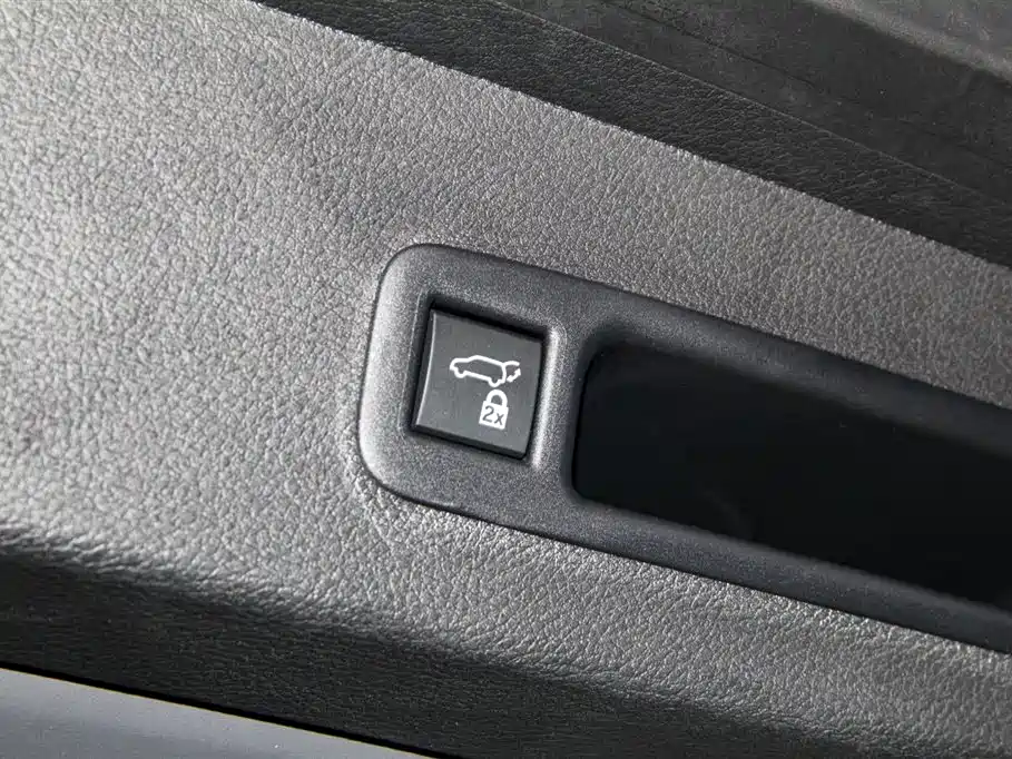 Toyota Sienna 2026 2.5L Hybrid AWD Luxury Edition фото 19