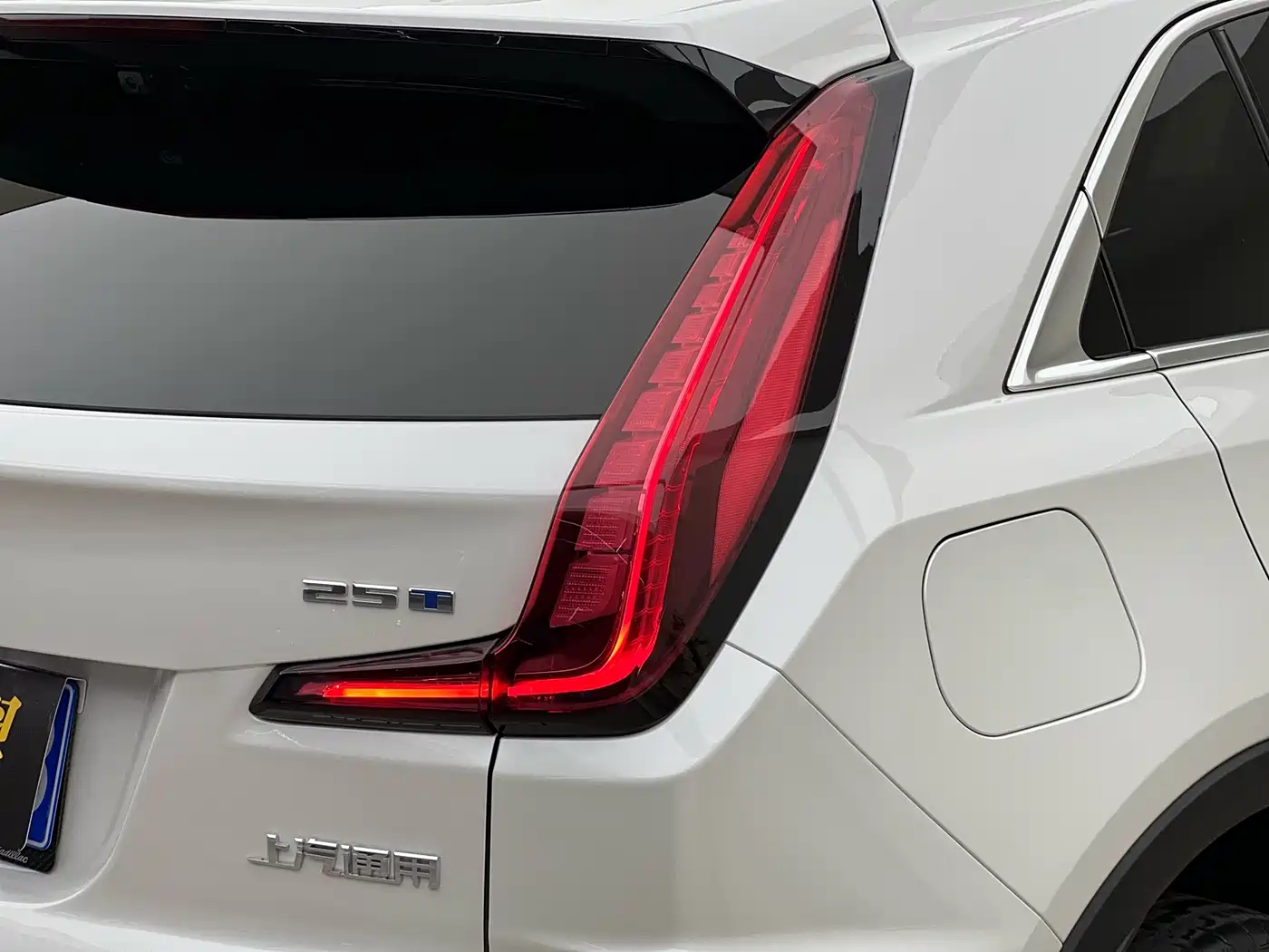 CADILLAC XT4