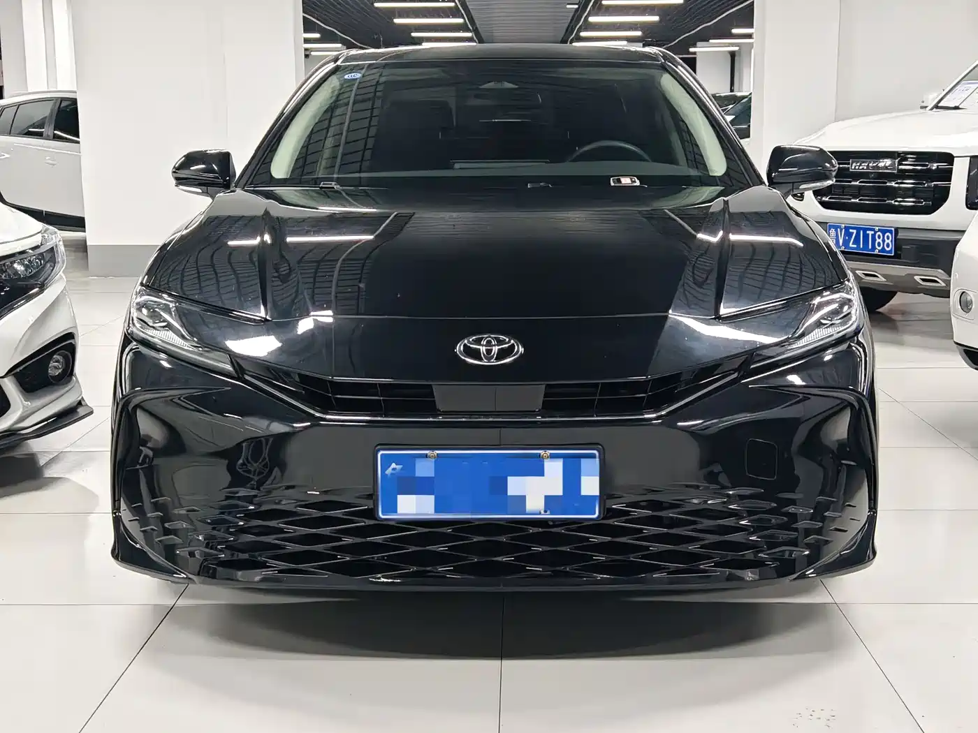 Toyota Camry 2024 Hybrid 2.0HE Elite Edition фото 2