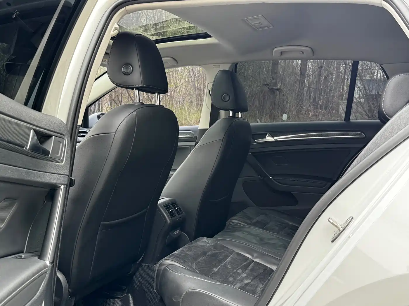 Volkswagen Golf 2020 280TSI DSG Luxury фото 8