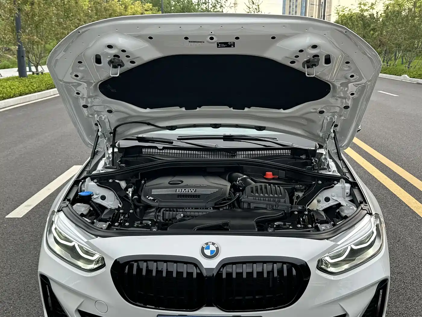BMW 1 Series 2023 120i M Sport Shadow Edition фото 13