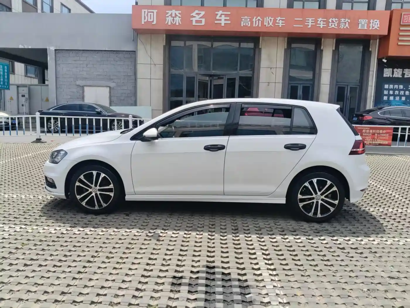 Volkswagen Golf 2016 1.4TSI Automatic R-Line фото 4
