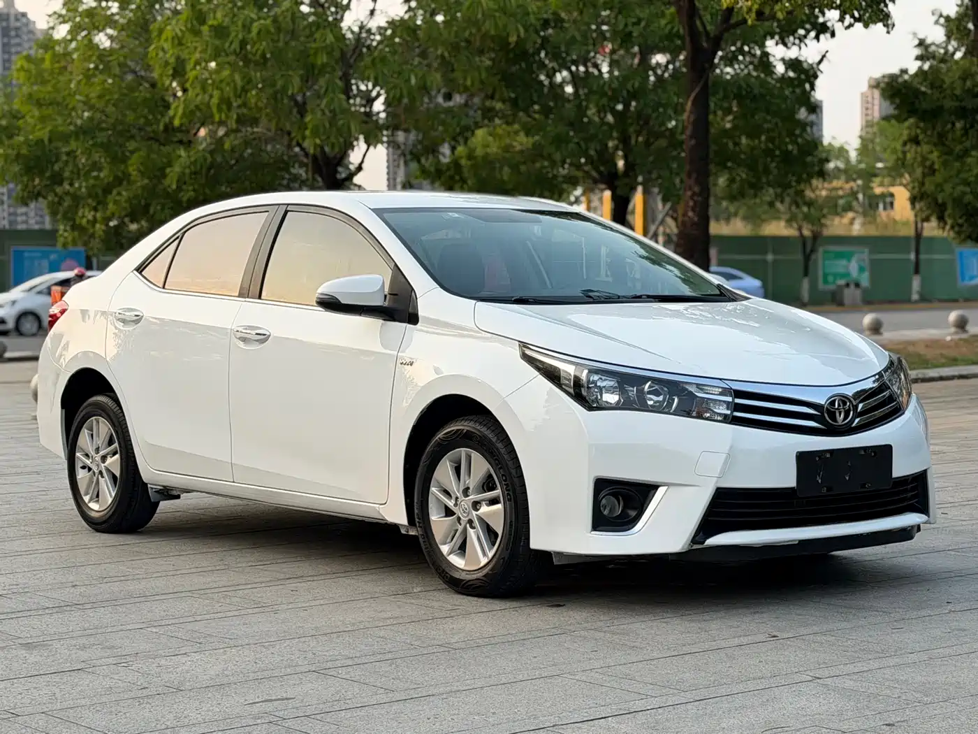 Toyota Corolla 2014 1.6L CVT GL фото 3
