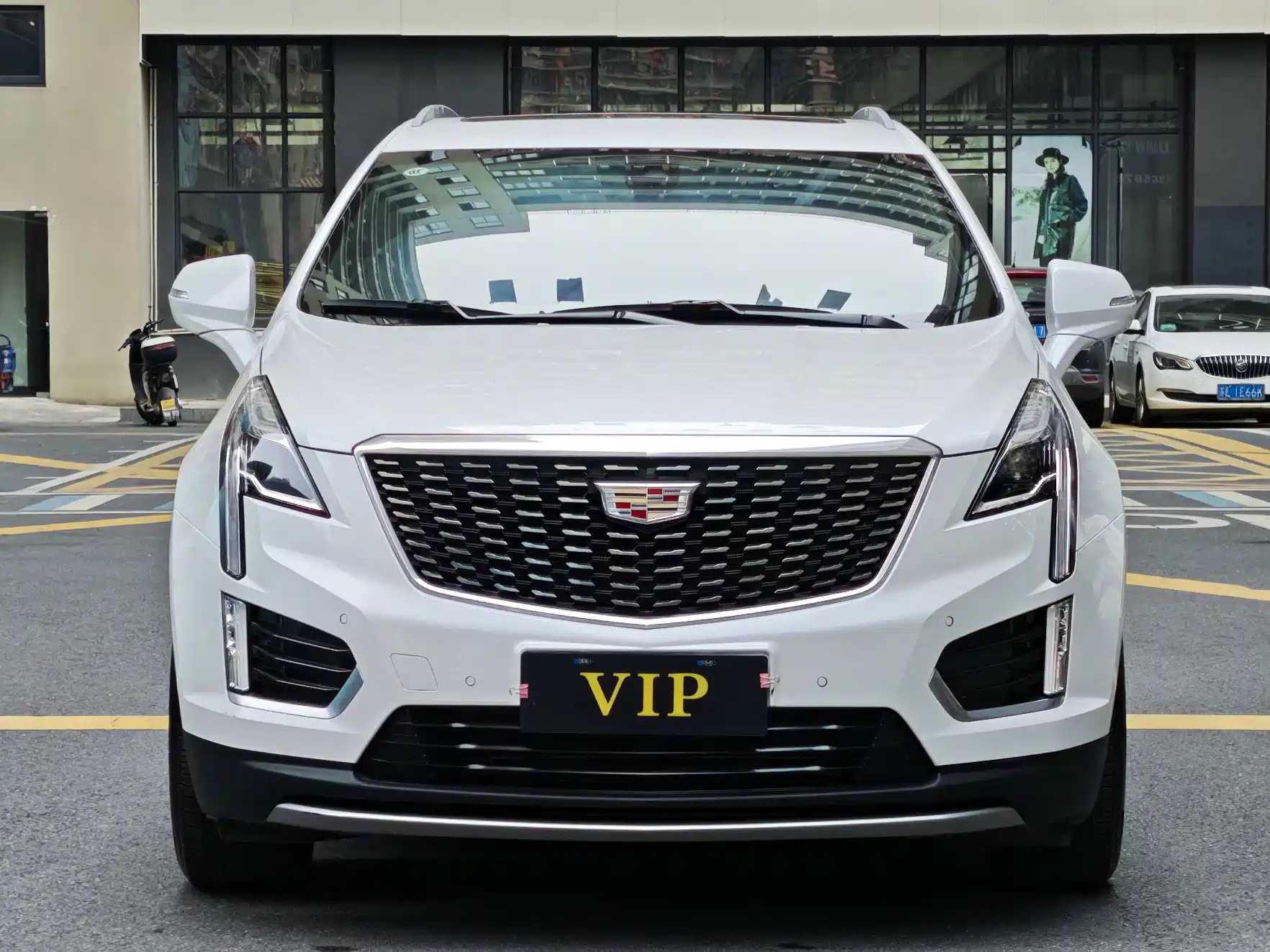 Фото 2 - Cadillac XT5