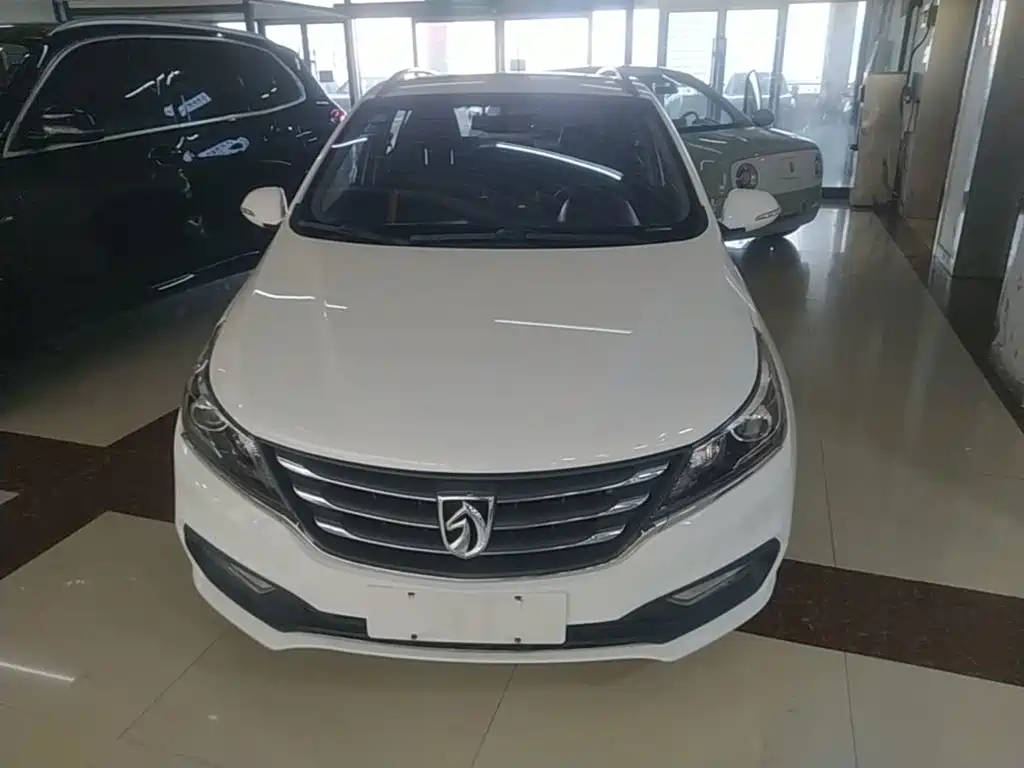 Baojun 310 2018 2017 1.5L Auto Luxury