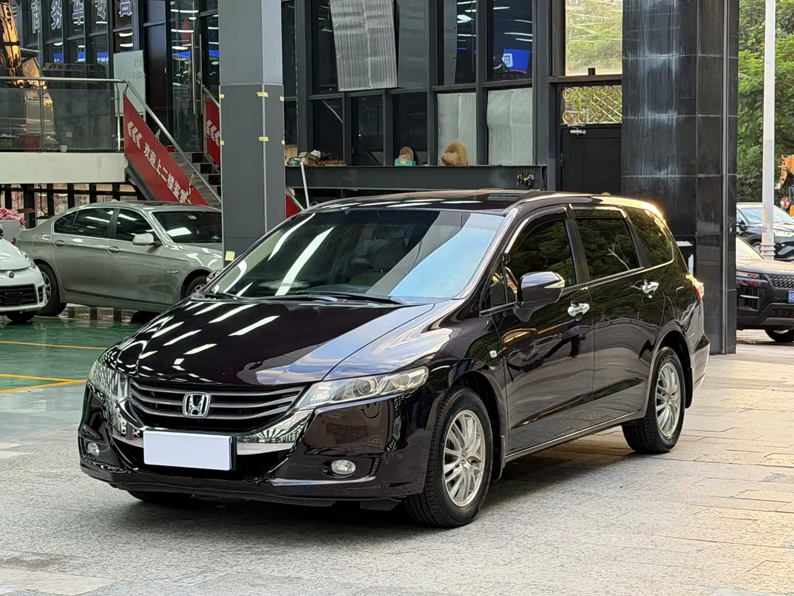 Photo 1 - Honda Odyssey