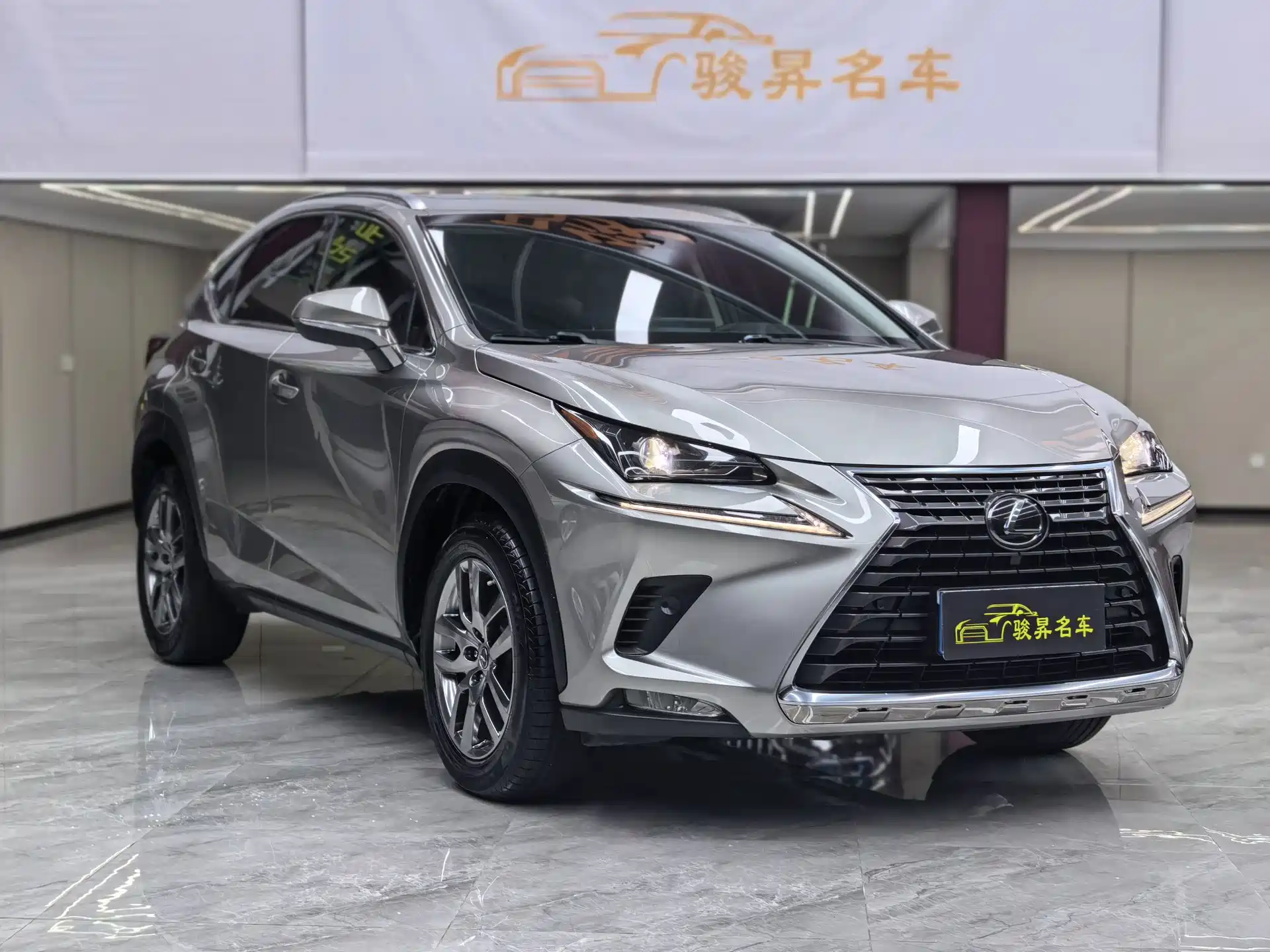 Фото 3 - Lexus NX