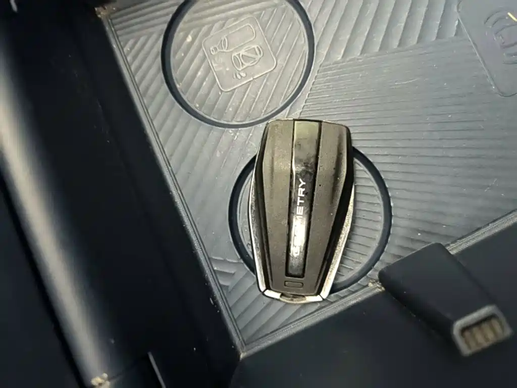 Фото 9 - Geely Geometry E Firefly