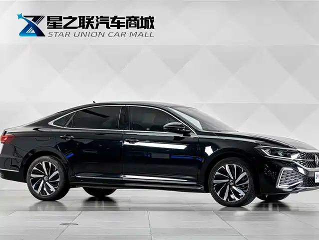 Volkswagen Passat 2023 Facelift 330TSI Starlight Elite Edition — фото 5