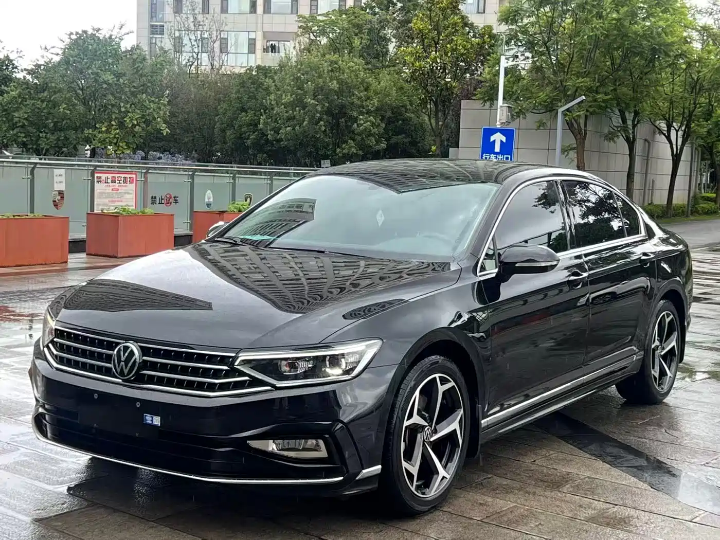 Volkswagen Magotan 2023 2 Million Units Anniversary Edition 330TSI DSG Leading Type