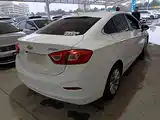 Photo 7 - Chevrolet Cruze