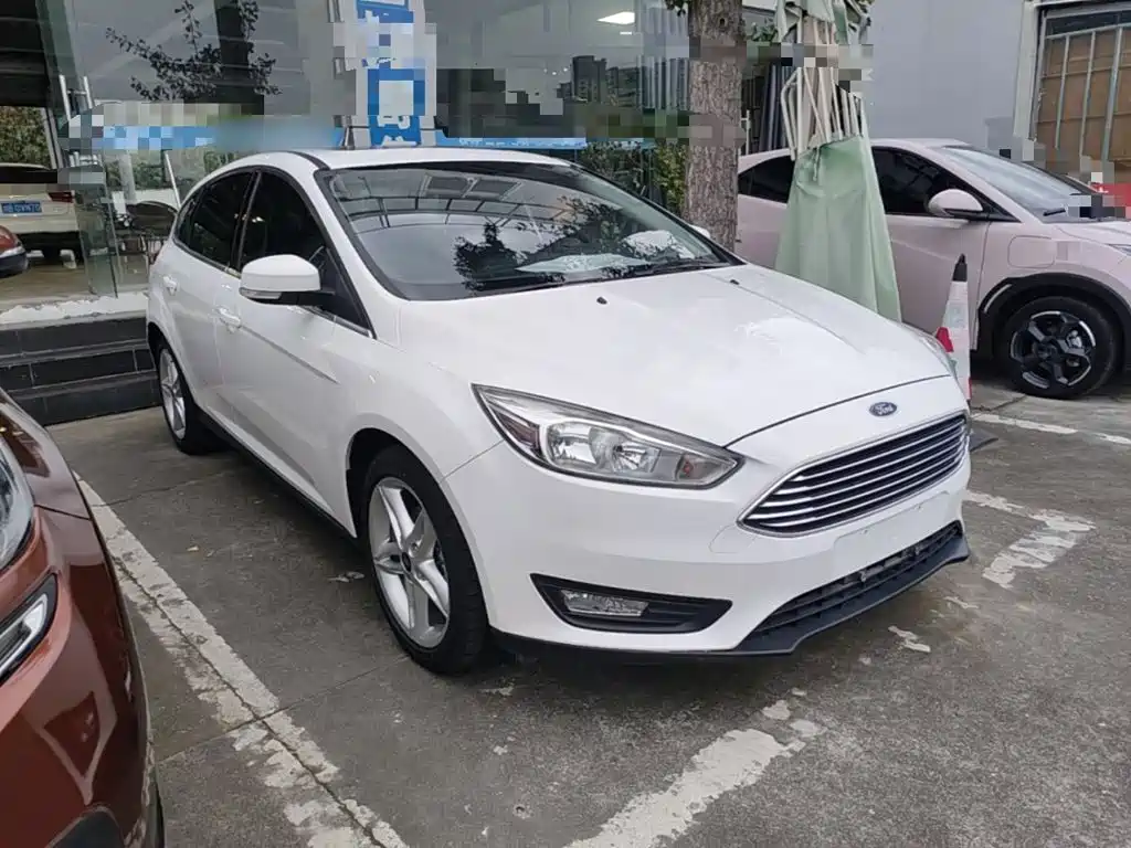 Фото 4 - Ford Focus
