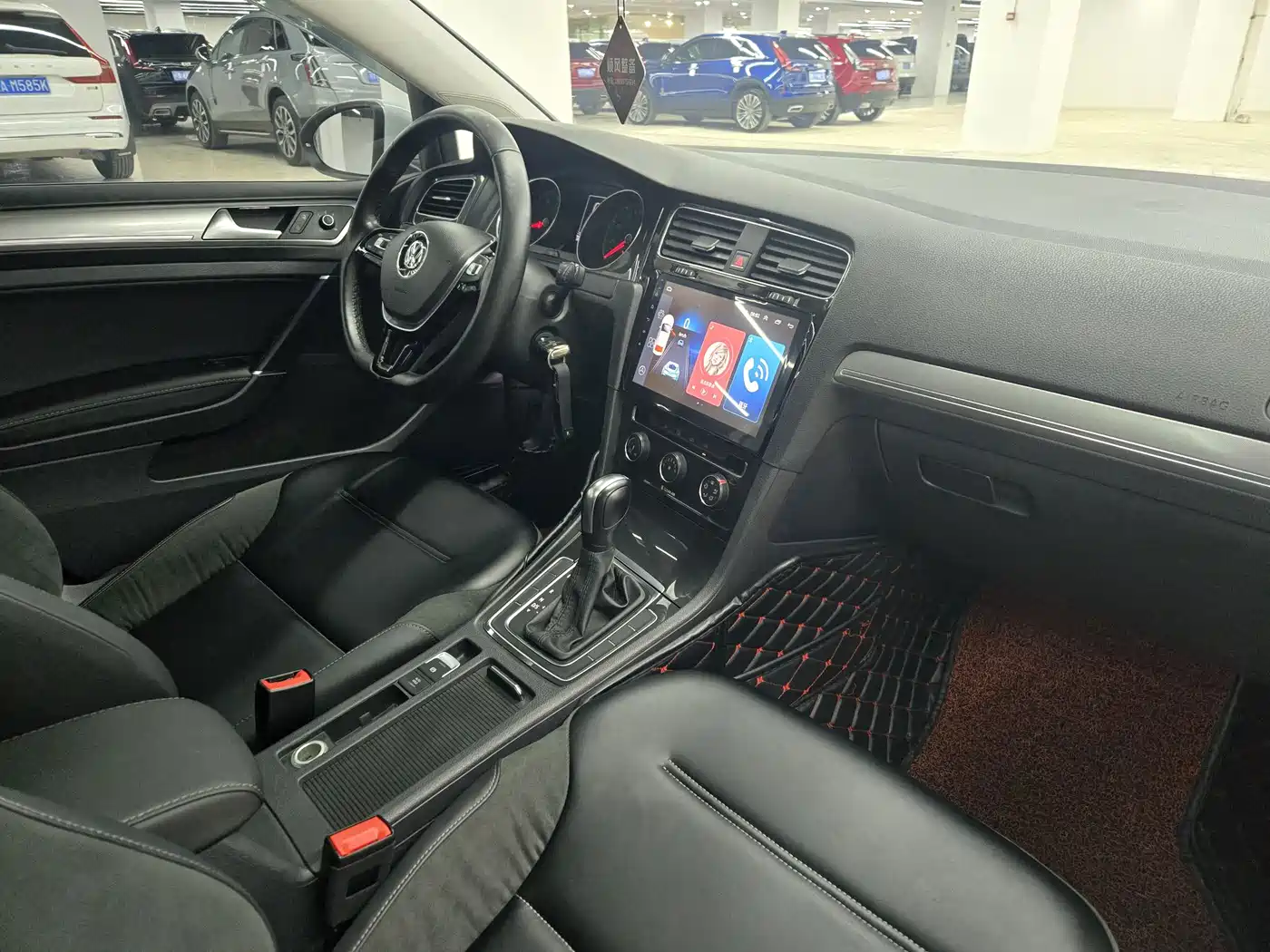 Volkswagen Golf 2018 1.6L Automatic Comfort фото 11