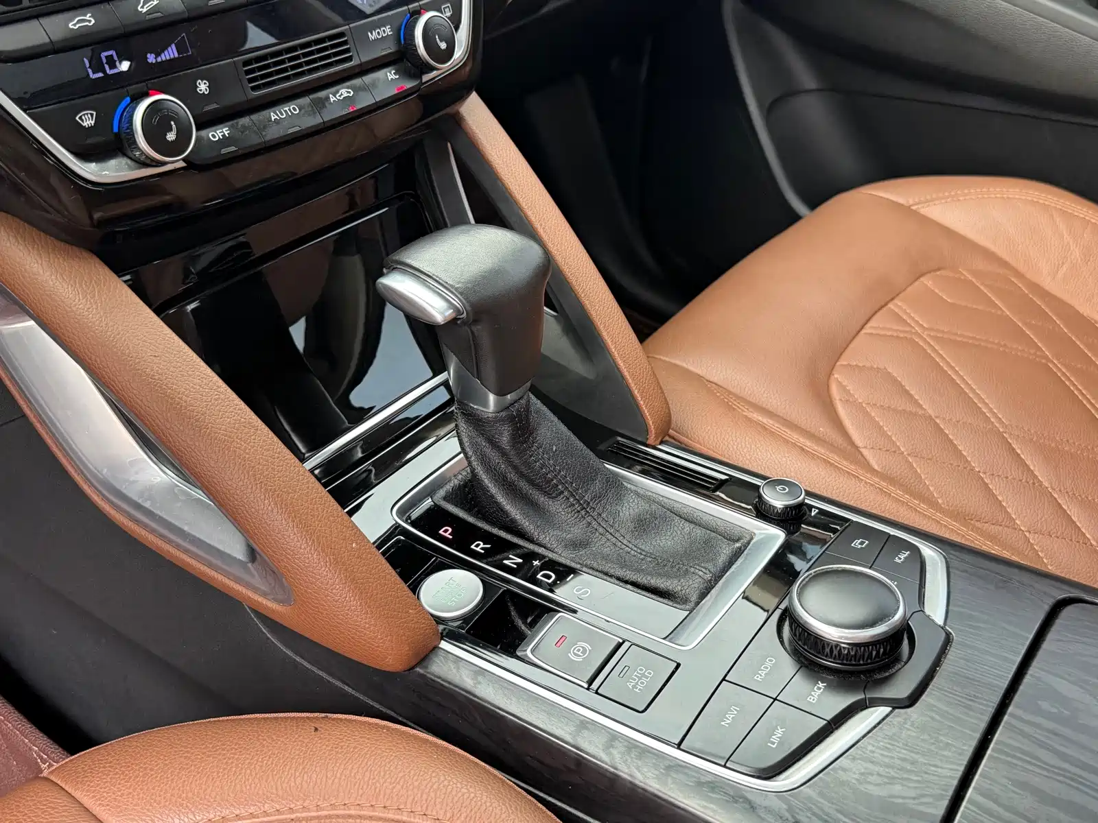 Фото 9 - Borgward BX7