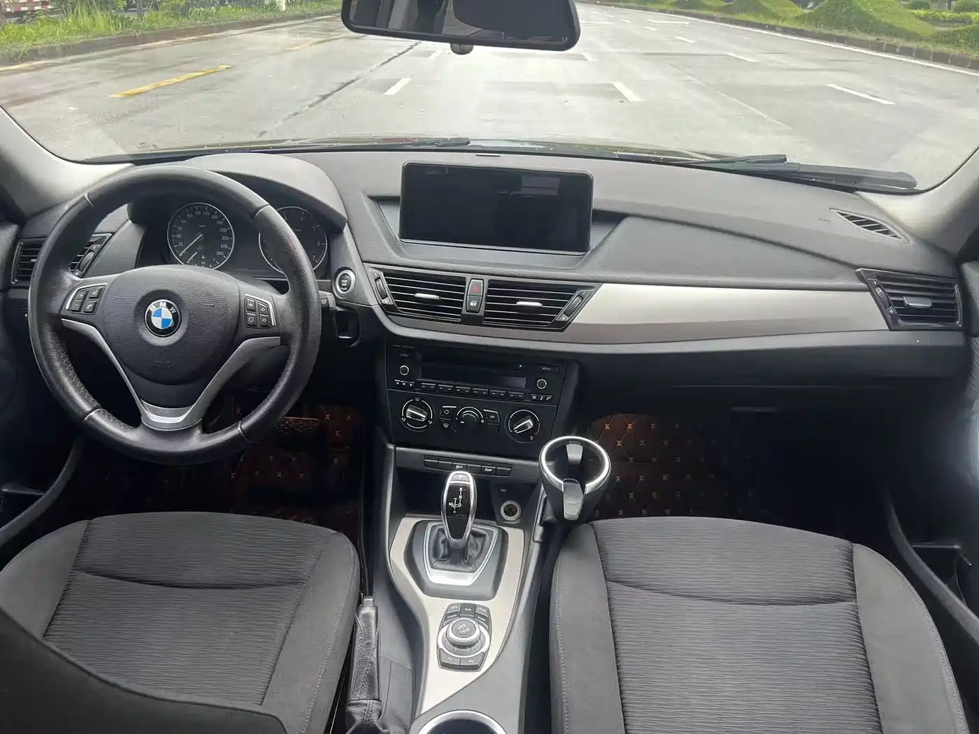 BMW X1 2014 sDrive18i Fashion Edition фото 9