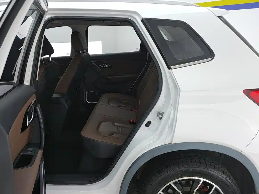 FAW Senya R7 2017 2016 1.6L Manual Luxury