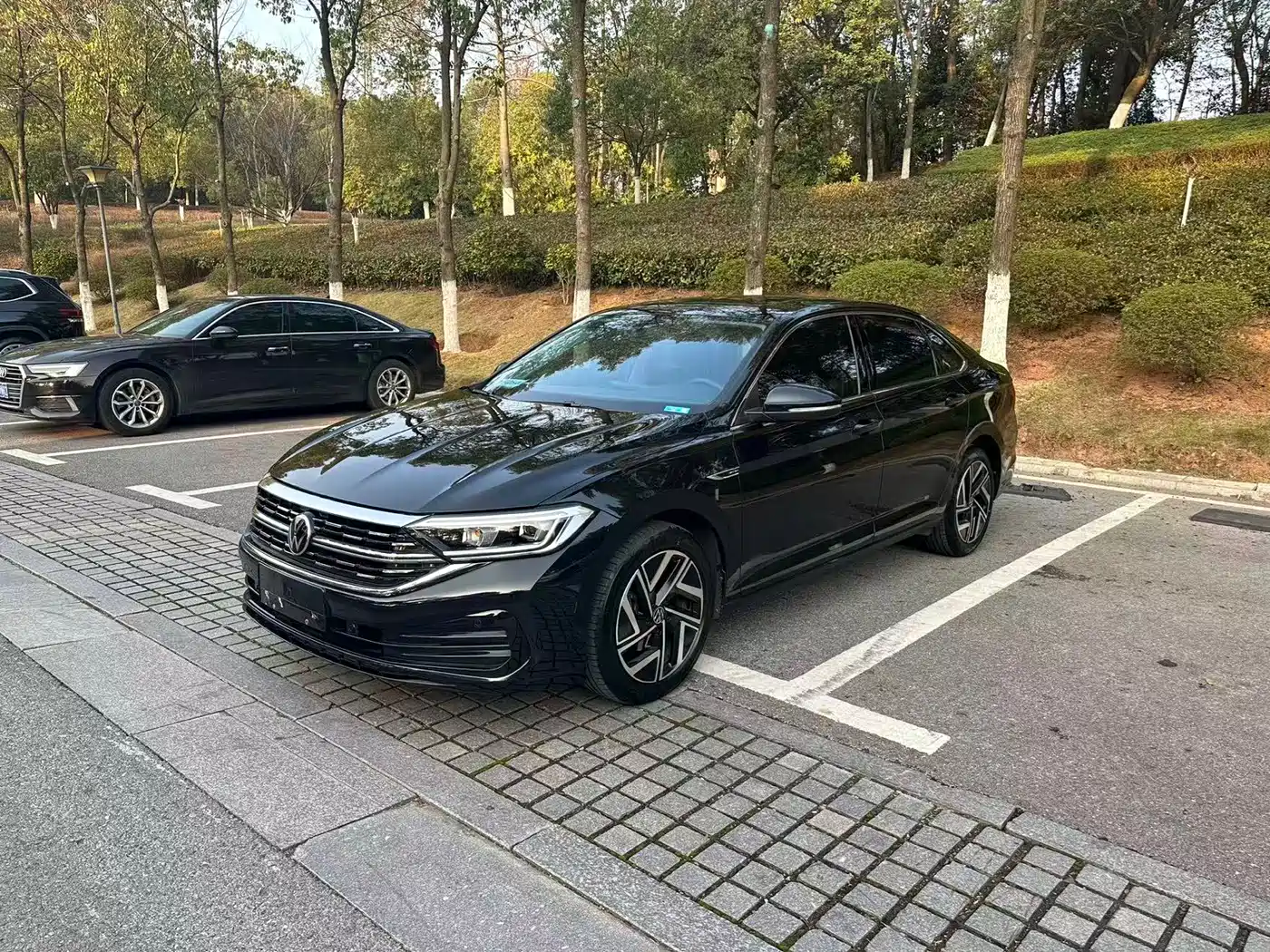 Volkswagen Sagitar 2023 280TSI DSG Beyond Lite фото 3